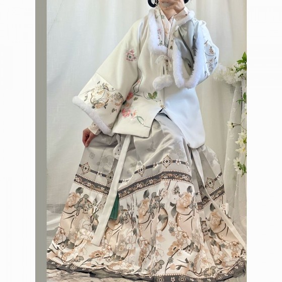 Tips for How and Where to Wear The Traditional Chinese Horse-face Skirt or Mamianqun 1
